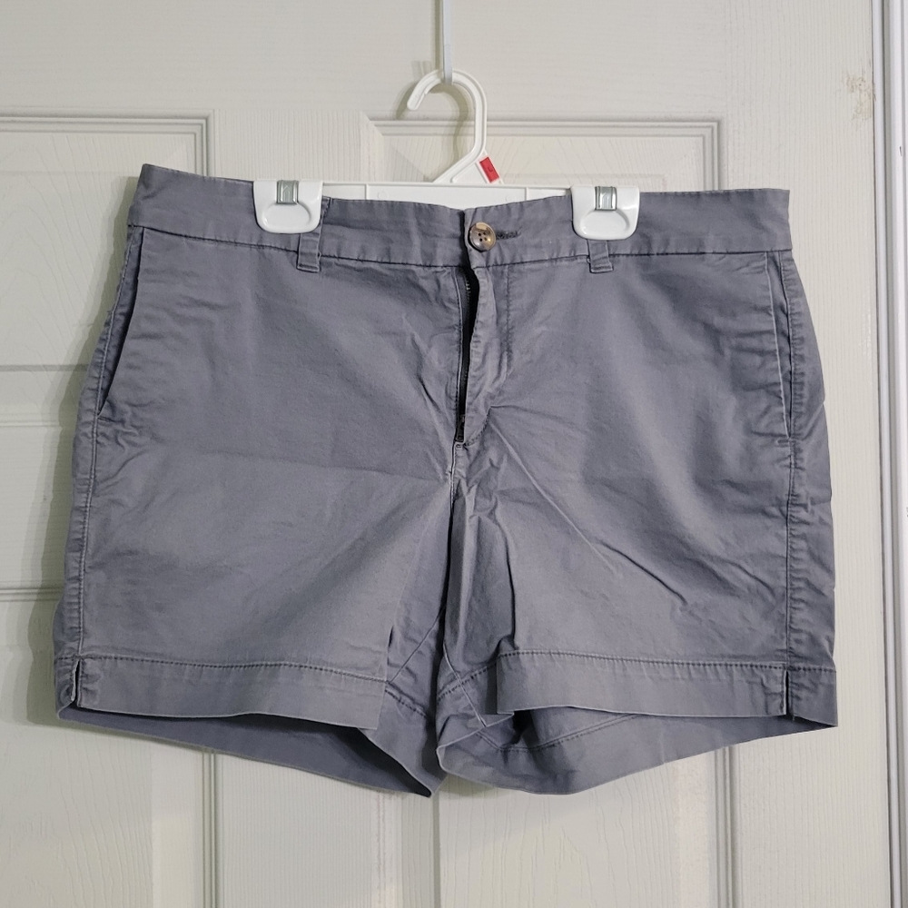 Old Navy Womens Size 10 Gray Mid Rise Chino 5 Inch Inseam Everyday Shorts